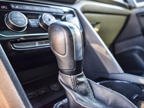 Used 2020 Volkswagen Atlas Cross Sport SEL image 23