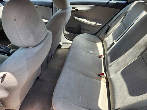 Used 2013 Toyota Corolla L FWD image 29
