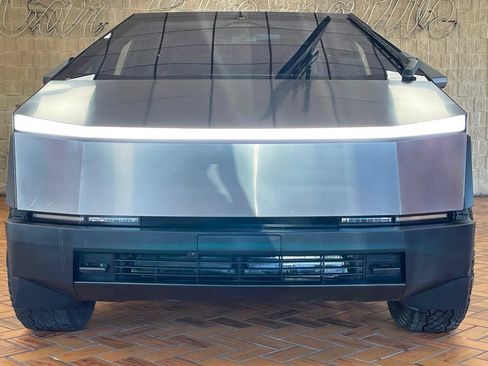 Used 2024 Tesla Cybertruck AWD Crew Cab image 3