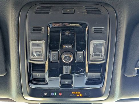 New 2026 Chevrolet Suburban High Country image 28