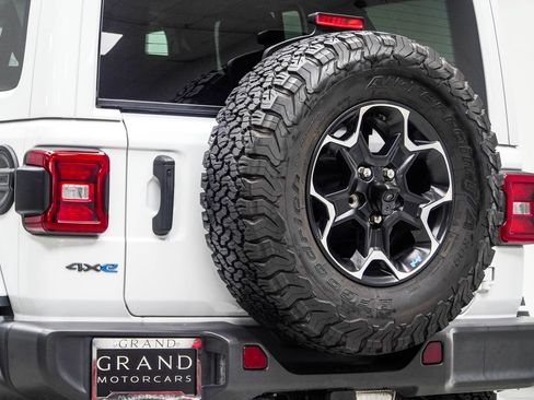 Used 2023 Jeep Wrangler Unlimited Rubicon 4xe w/ Cold Weather Group AWD/4WD image 14