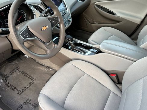 Used 2021 Chevrolet Malibu LT image 9