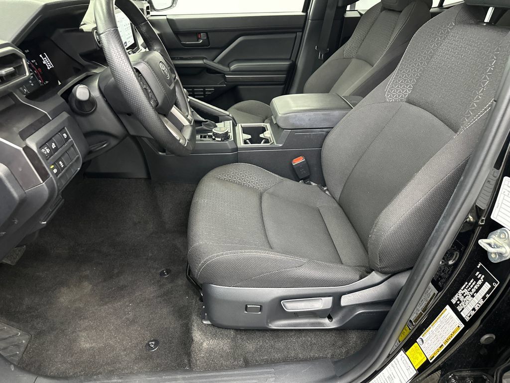 Used 2025 Toyota 4Runner SR5 AWD/4WD image 9