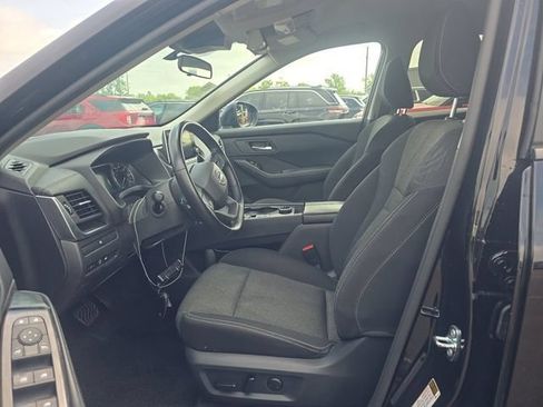 Used 2025 Nissan Rogue SV AWD/4WD image 6