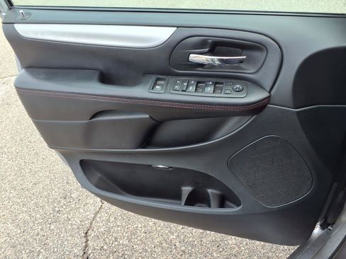 Used 2019 Dodge Grand Caravan GT FWD image 24