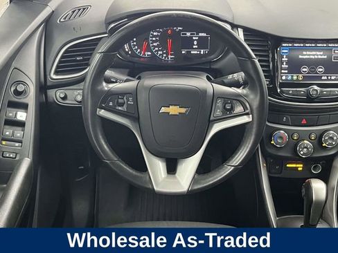 Used 2018 Chevrolet Trax LT w/ LT Convenience Package AWD/4WD image 18