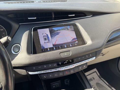 Used 2019 Cadillac XT4 Premium Luxury w/ Enhanced Visibility Package AWD/4WD image 19
