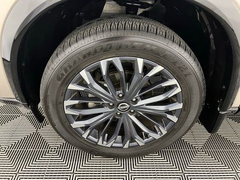 Used 2024 Nissan Rogue Platinum w/ Platinum Premium Package image 10