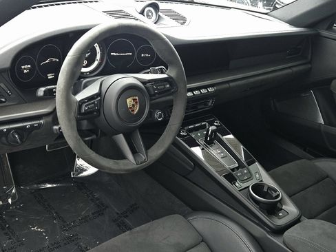 Certified 2024 Porsche 911 Carrera GTS image 4