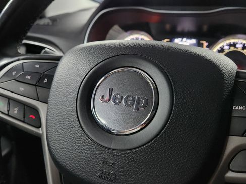 Used 2019 Jeep Cherokee Latitude Plus w/ Cold Weather Group image 27