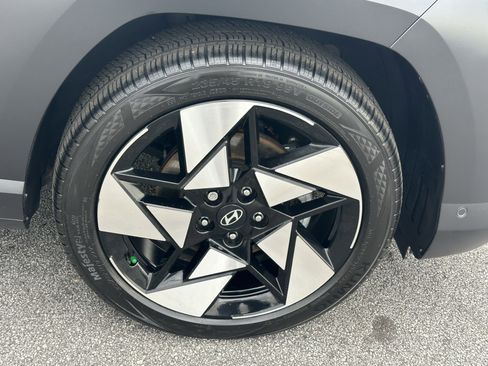 Used 2025 Hyundai Kona Limited image 15