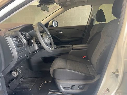 Certified 2023 Nissan Rogue SV FWD image 10
