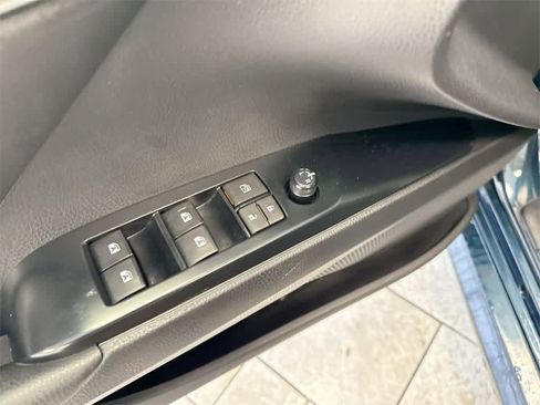 Used 2020 Toyota Camry LE image 17