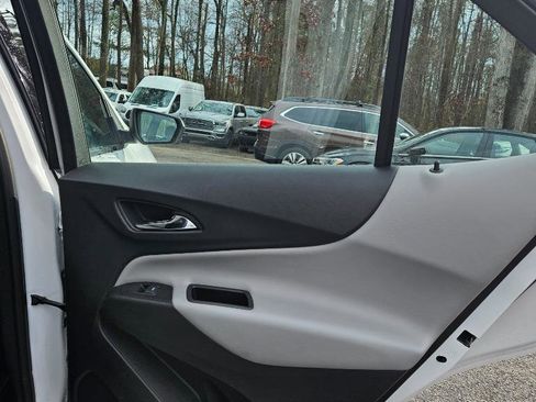 Used 2019 Chevrolet Equinox LS image 39