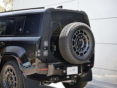 New 2026 Land Rover Defender 110 OCTA AWD/4WD image 11