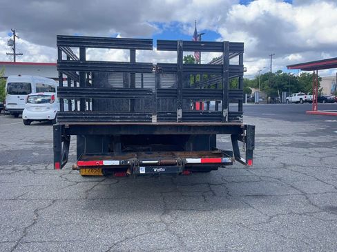 Used 2019 GMC Savana 3500 RWD image 4
