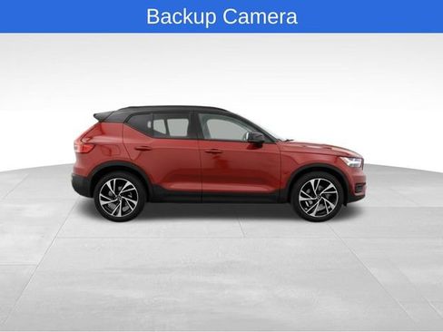 Used 2021 Volvo XC40 T5 R-Design w/ Advanced Package image 8