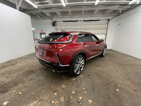 Certified 2025 Cadillac Lyriq Luxury w/ LPO, Floor Liner Package image 6