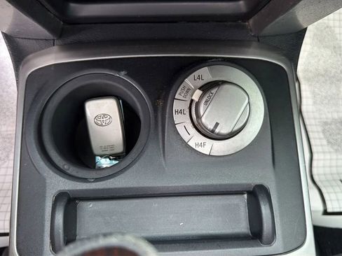 Used 2016 Toyota 4Runner Limited AWD/4WD image 17