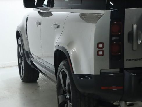 Used 2024 Land Rover Defender 110 X-Dynamic SE image 6