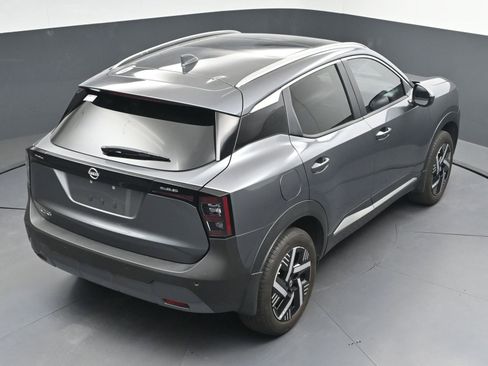 Used 2025 Nissan Kicks SV w/ SV Premium Package FWD image 32