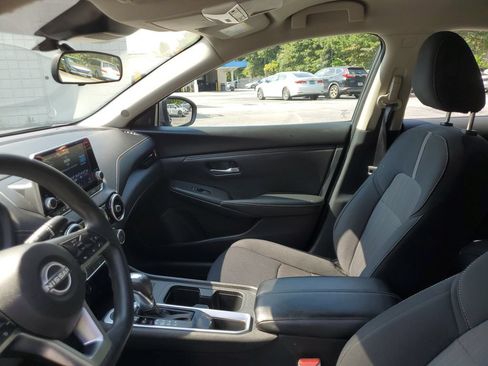 Used 2024 Nissan Sentra SV FWD image 19