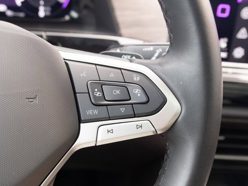 Used 2024 Volkswagen Atlas SEL Premium R-Line image 8