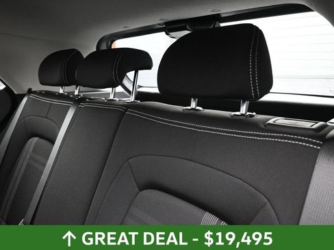 Used 2025 Hyundai Venue SEL FWD image 26