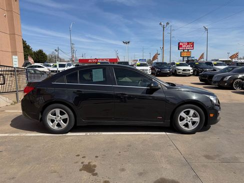 Used 2016 Chevrolet Cruze LT w/ Sun And Sound Package image 4