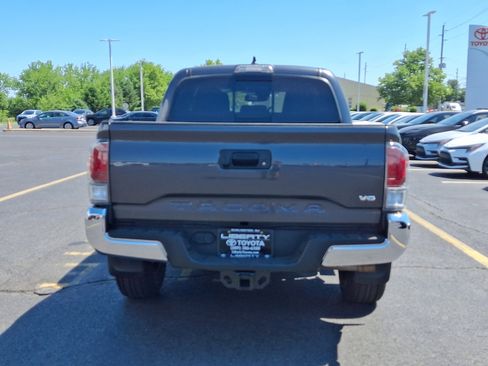 Used 2023 Toyota Tacoma TRD Off-Road AWD/4WD image 5