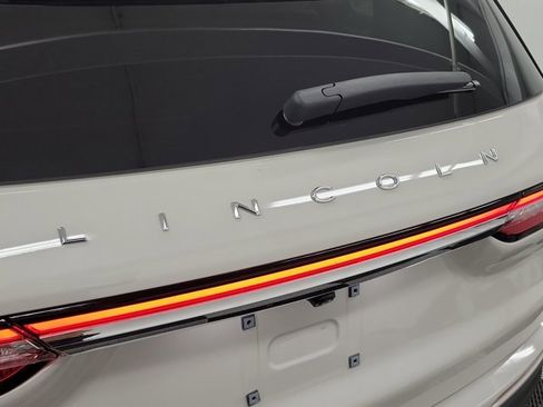 Used 2021 Lincoln Corsair Standard image 7