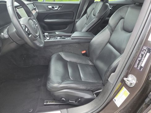 Used 2024 Volvo S60 B5 Plus FWD image 23