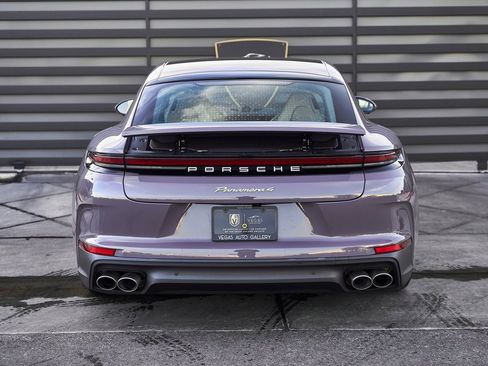 Used 2025 Porsche Panamera 4 w/ Premium Package image 20