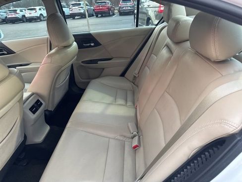 Used 2014 Honda Accord Hybrid Sedan image 10