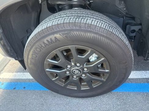 Used 2025 Toyota 4Runner SR5 AWD/4WD image 11