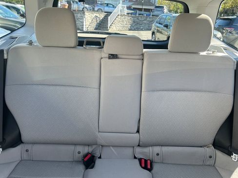 Used 2018 Subaru Forester 2.5i Premium w/ All-Weather Package image 32