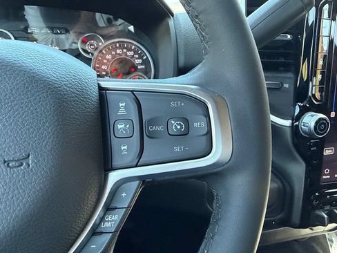 Certified 2025 RAM 2500 Big Horn AWD/4WD image 18