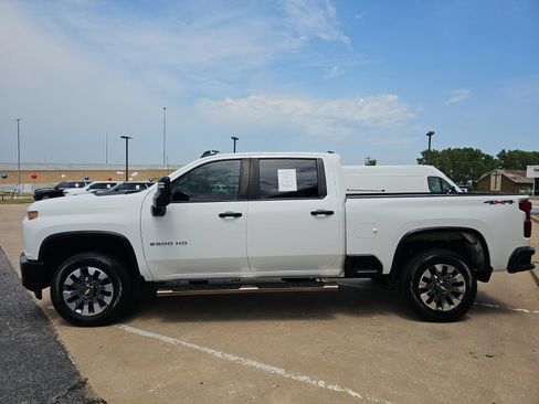 Used 2023 Chevrolet Silverado 2500 Custom w/ Custom Value Package AWD/4WD image 8