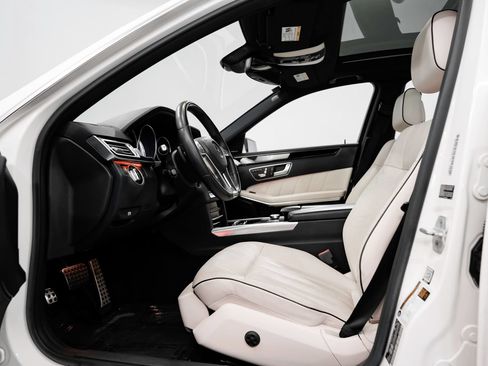 Used 2015 Mercedes-Benz E 400 Sedan image 19