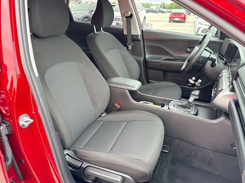 Used 2025 Hyundai Kona SEL FWD image 24