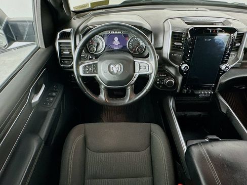 Used 2024 RAM 1500 4x4 Crew Cab image 9