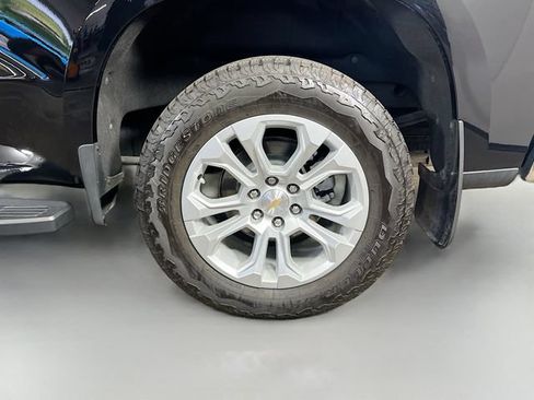 Used 2025 Chevrolet Silverado 1500 LTZ AWD/4WD image 9