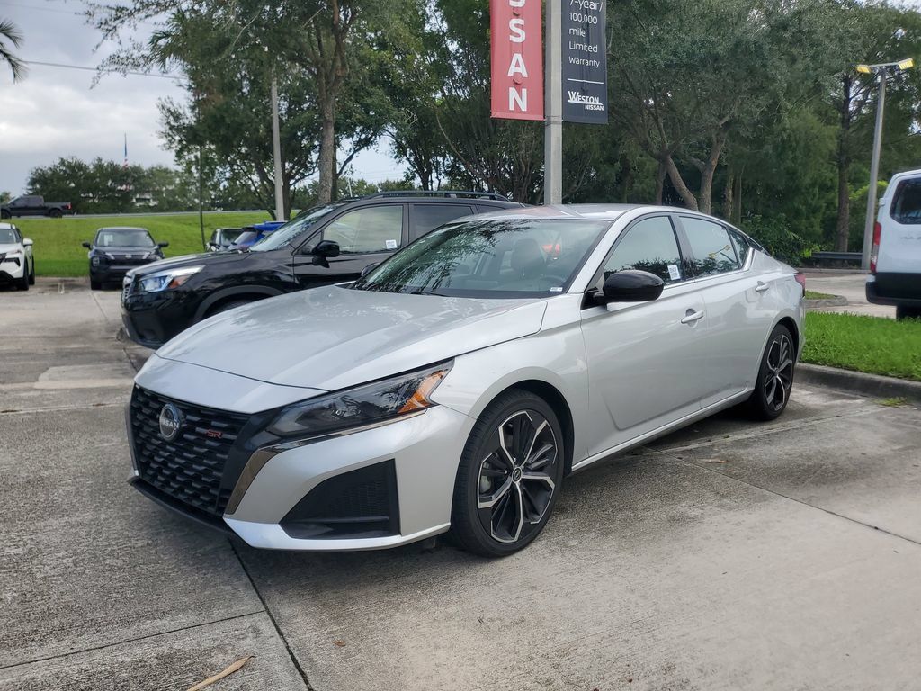 Certified 2024 Nissan Altima 2.5 SR FWD image 2