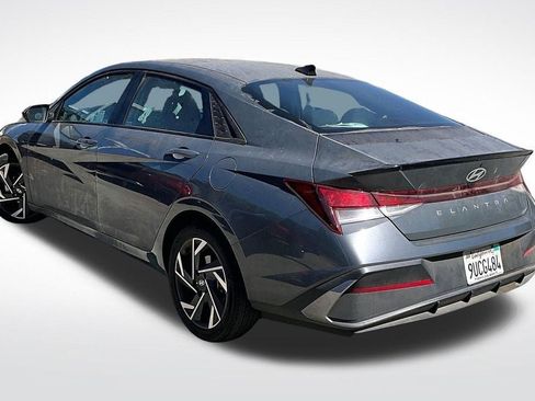 Used 2025 Hyundai Elantra Sport FWD image 4
