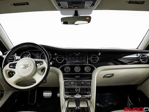 Used 2020 Bentley Mulsanne image 22