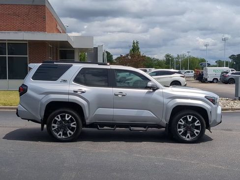 Used 2025 Toyota 4Runner TRD Sport Premium AWD/4WD image 2