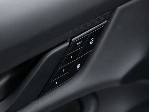 Certified 2022 Porsche Taycan 4 Cross Turismo image 23