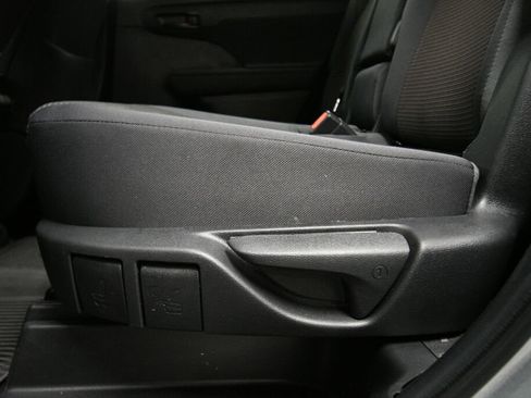 Used 2023 Toyota Highlander L FWD image 20