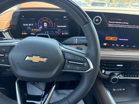 New 2026 Chevrolet Suburban High Country AWD/4WD image 9