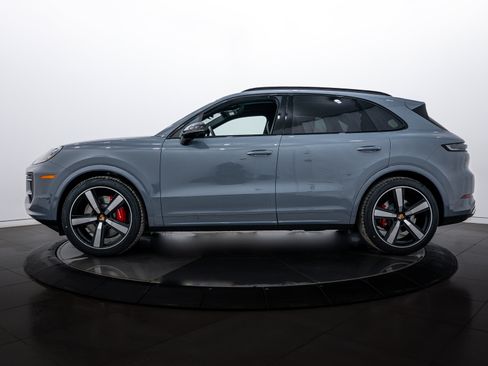 New 2026 Porsche Cayenne S AWD/4WD image 3